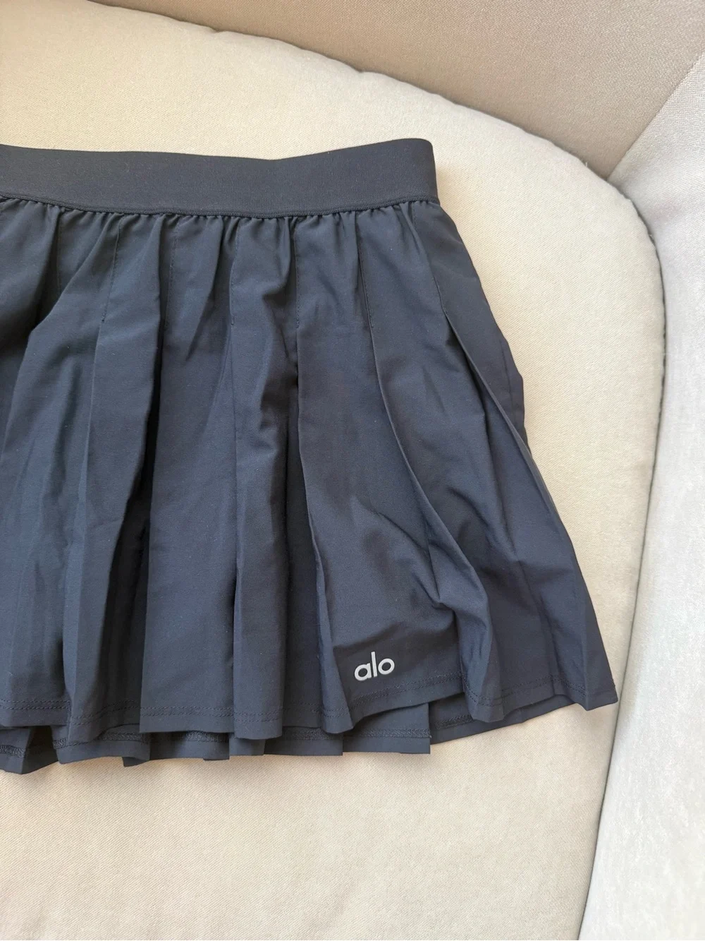 *LIKE NEW* Alo Varsity Tennis Skirt Black Size XS